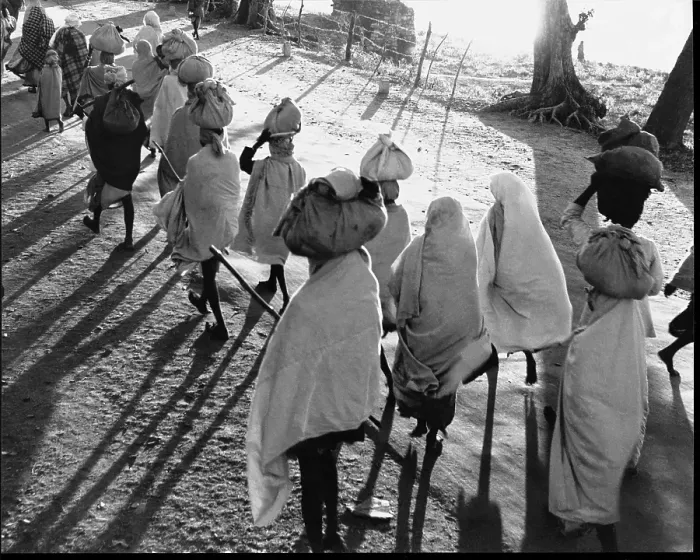 Framed Print : Pilgrims to Kumbha Mela, 1953