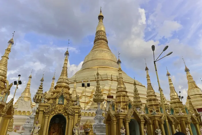 Framed Print : Pilgrims at Shwedagon Pagoda, Yangon