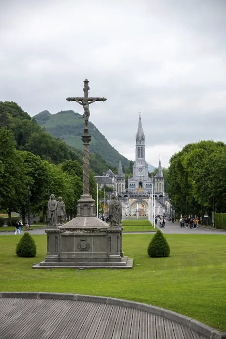 Framed Print : Many pilgrims visiting the Sanctuary of Our Lady of Lourdes on a beautiful spring day