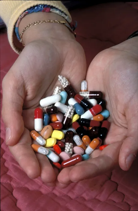 Framed Print : Pills in hand