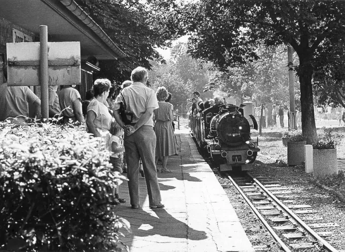 Framed Print : Pioneer railway at Auensee, Leipzig