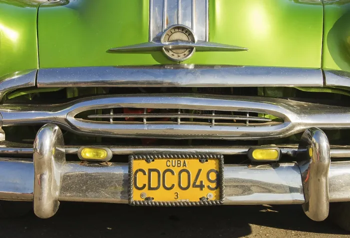 Framed Print : Pontiac, classic car, Havana, Cuba Framed Print : Pontiac, classic car, Havana, Cuba