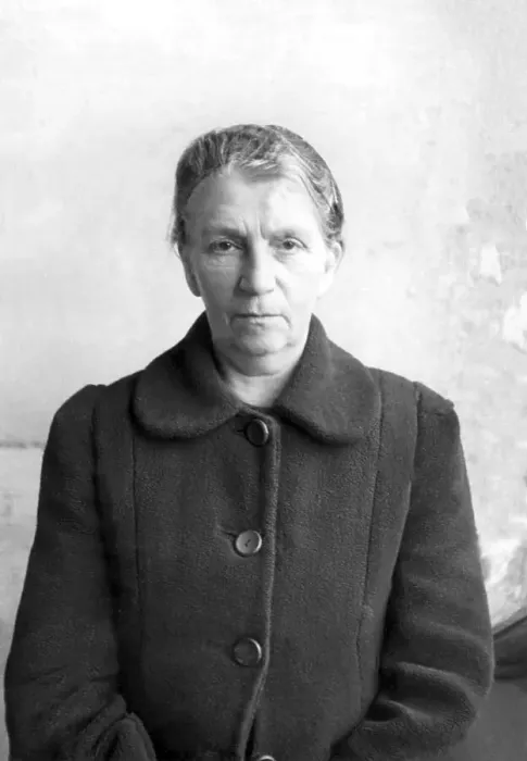Framed Print : Poor, elderly woman in coat, post-war period Framed Print : Poor, elderly woman in coat, post-war period