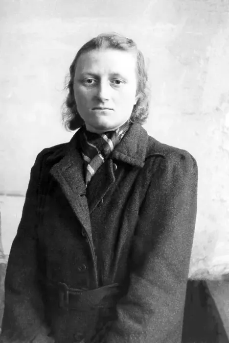 Framed Print : Poor woman in a coat, post-war period Framed Print : Poor woman in a coat, post-war period