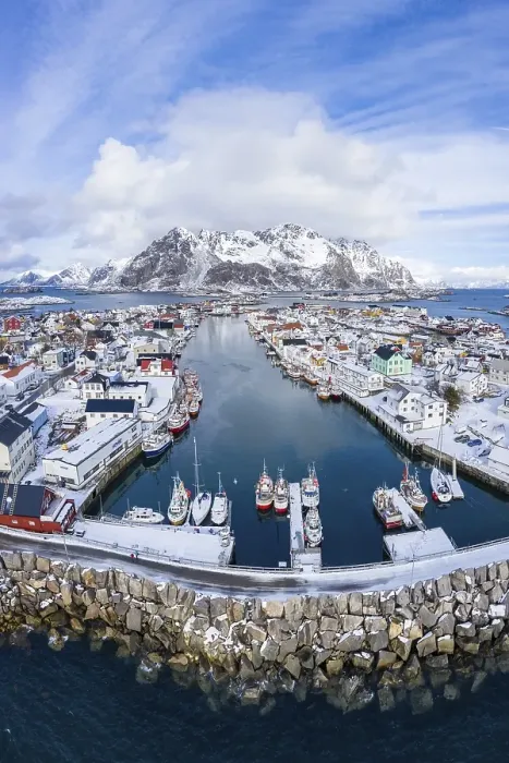 Framed Print : Port in fishing village Henningsvaer Framed Print : Port in fishing village Henningsvaer