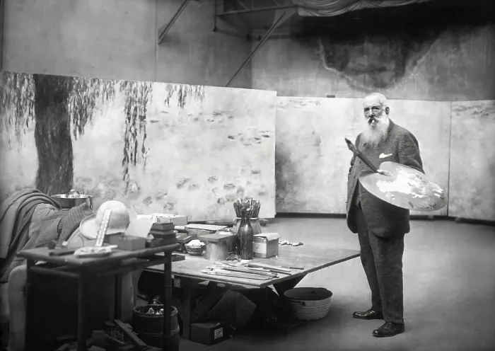 Framed Print : Portrait of Claude Monet, studio at Giverny