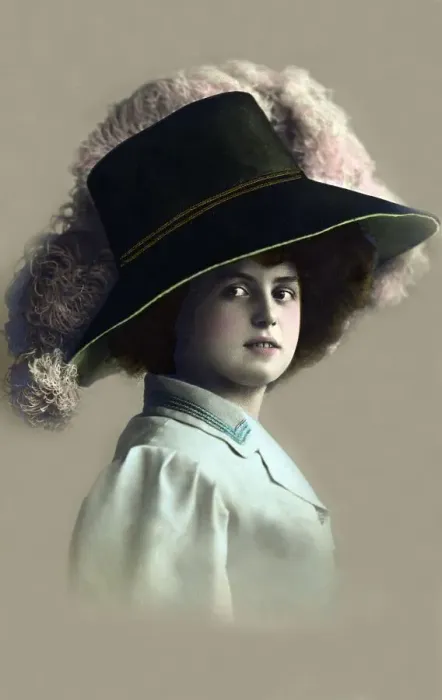 Framed Print : Portrait of a woman with a large hat Framed Print : Portrait of a woman with a large hat