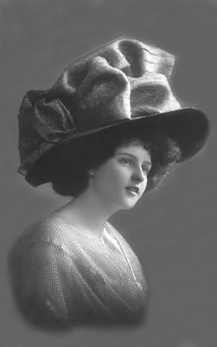 Framed Print : Portrait of a woman with a large hat