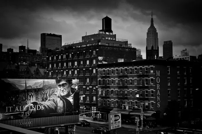 Framed Print : Poster in front of skyline, 19th Street