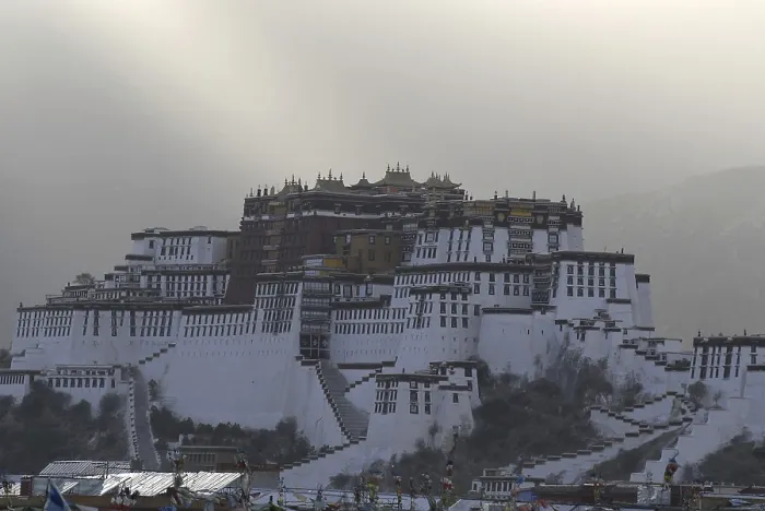 Framed Print : Potala Palace, winter palace of the Dalai Lama Framed Print : Potala Palace, winter palace of the Dalai Lama