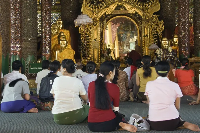Framed Print : Praying worshippers, Buddha Gotama Temple