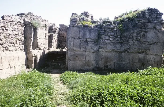 Framed Print : Prehistoric archaeological site in Ugarit, Syria, 1998 Throne room, Asia