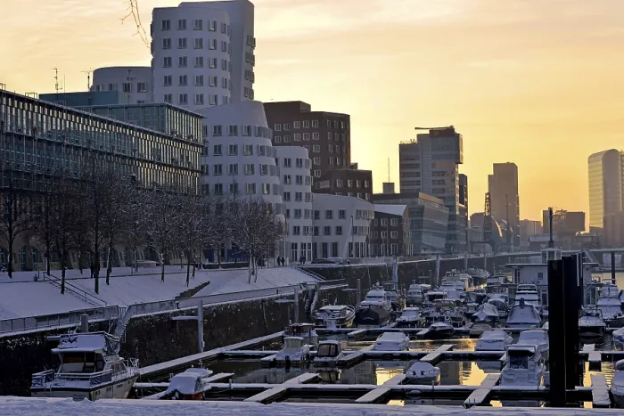 Framed Print : It is a prime example of professional urban development: Duesseldorf's Media Harbour