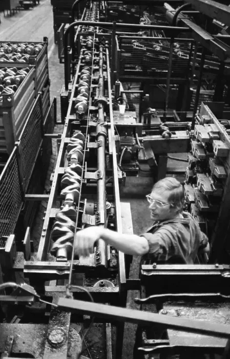 Framed Print : Production of engines, axles and other car manufacturing parts at the Opel plant in Bochum Framed Print : Production of engines, axles and other car manufacturing parts at the Opel plant in Bochum