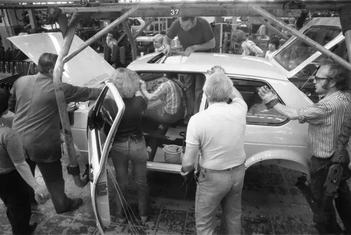 Framed Print : Production of the Golf at the VW plant on 10 Framed Print : Production of the Golf at the VW plant on 10