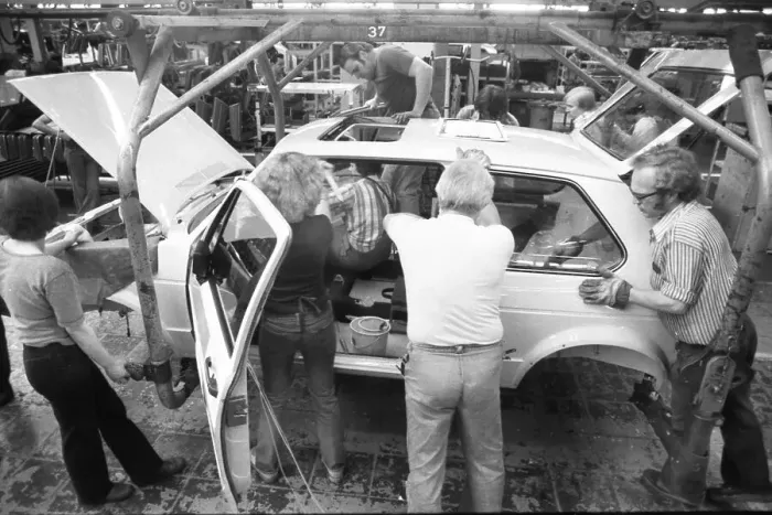 Framed Print : Production of the Golf at the VW plant on 10