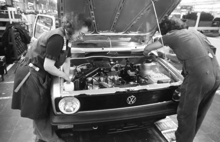 Framed Print : Production of the Golf at the VW plant on 10