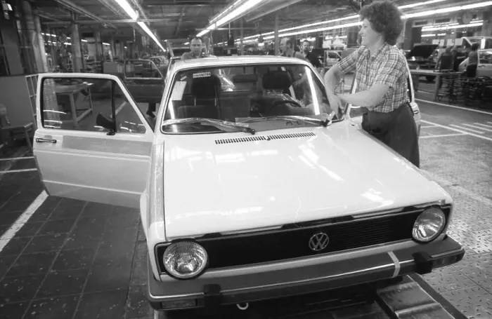 Framed Print : Production of the Golf at the VW plant on 10
