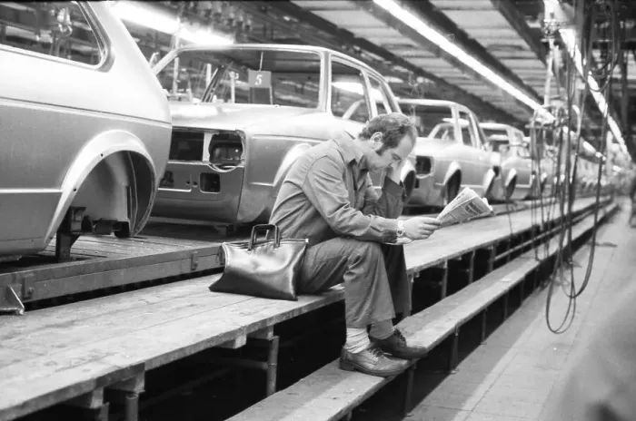 Framed Print : Production of the Golf at the VW plant on 10 Framed Print : Production of the Golf at the VW plant on 10