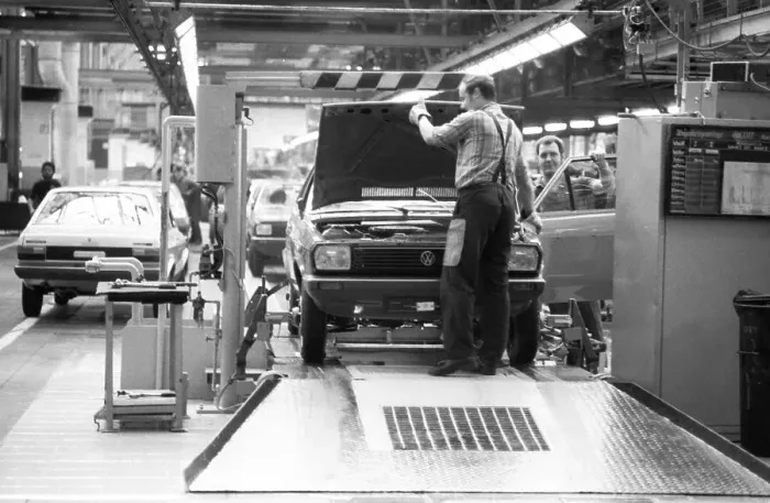 Framed Print : Production of the Golf at the VW plant on 10 Framed Print : Production of the Golf at the VW plant on 10