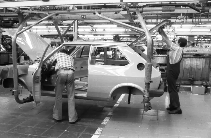 Framed Print : Production of the Golf at the VW plant on 10 Framed Print : Production of the Golf at the VW plant on 10