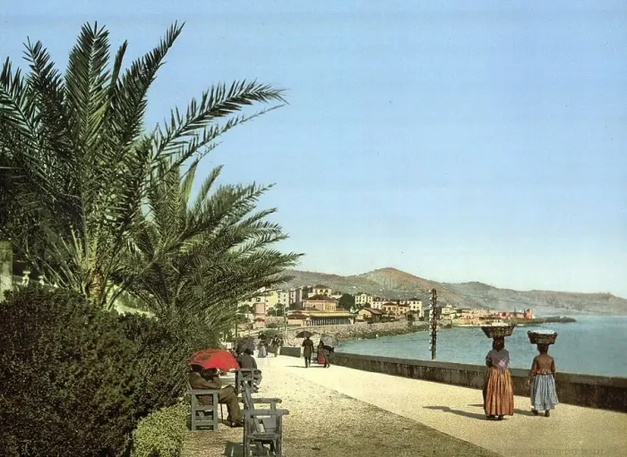 Framed Print : The Promenade by the Sea, San Remo