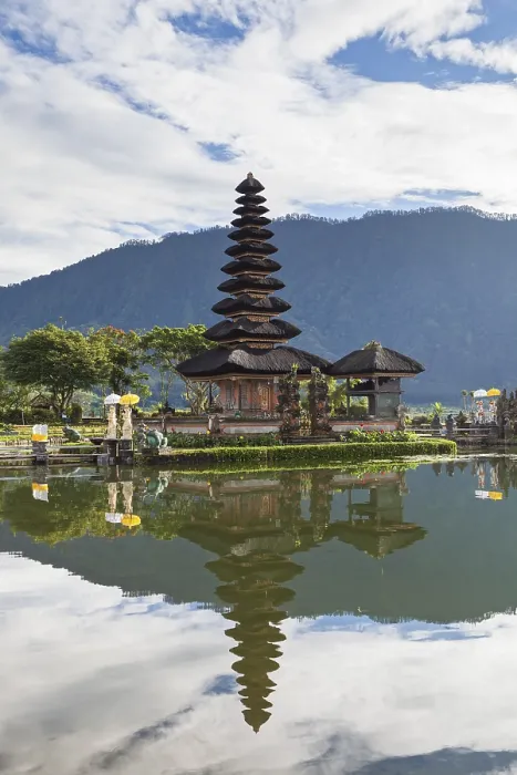 Framed Print : Pura Ulun Danu temple on Bratan lake Framed Print : Pura Ulun Danu temple on Bratan lake
