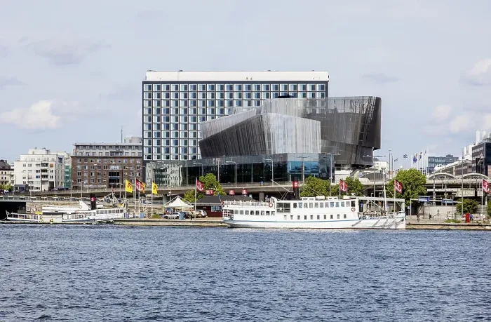 Framed Print : Radisson Blu Waterfront Hotel and Conference Centre