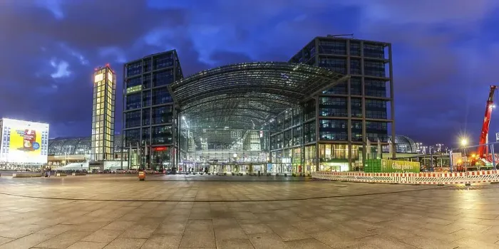 Framed Print : Railway Station Hbf Bahn modern architecture at night Panorama in Berlin