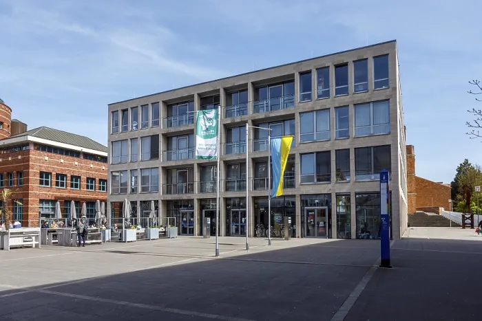 Framed Print : Rathausmarkt in Viersen, city administration (centre)