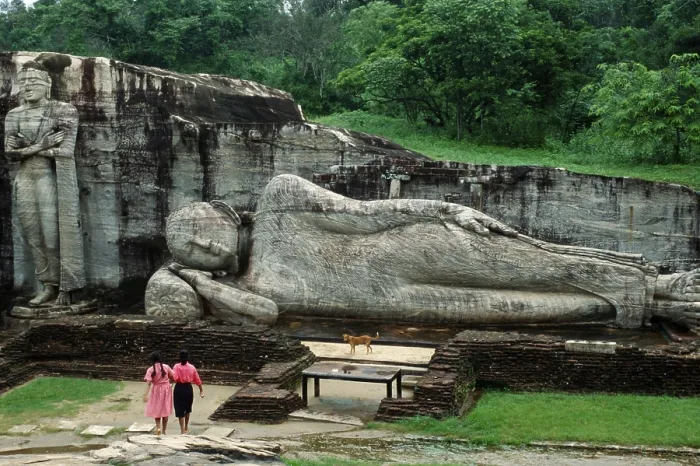 Framed Print : Reclining Buddha statue, Gal Vihara