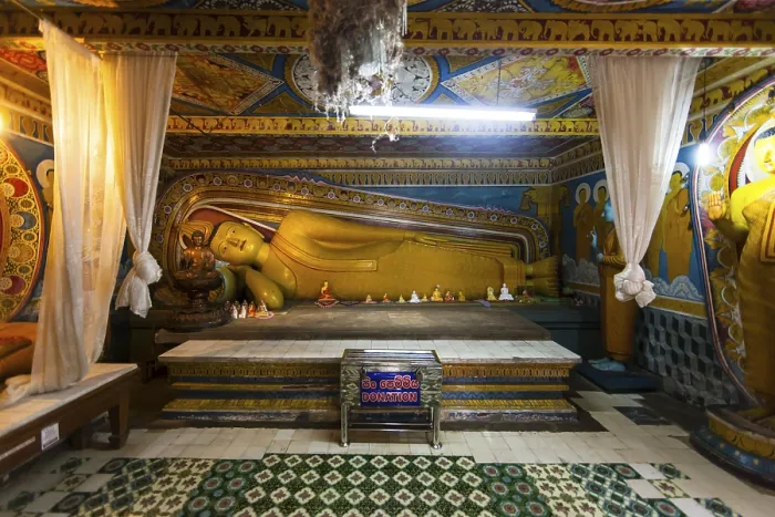 Framed Print : Reclining Buddha statue, Temple of the Sacred Tooth Relic
