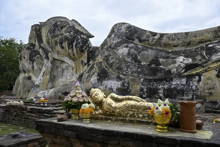 Framed Print : Reclining Buddha in Wat Lokayasutharam