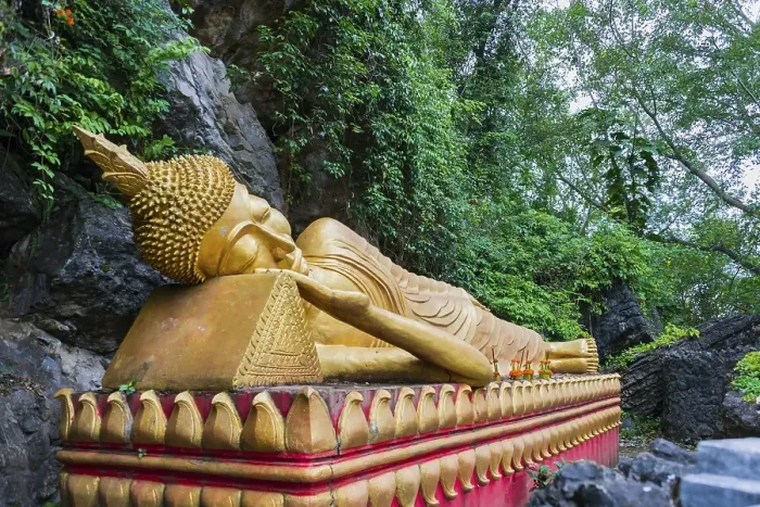 Framed Print : Reclining golden Buddha statue