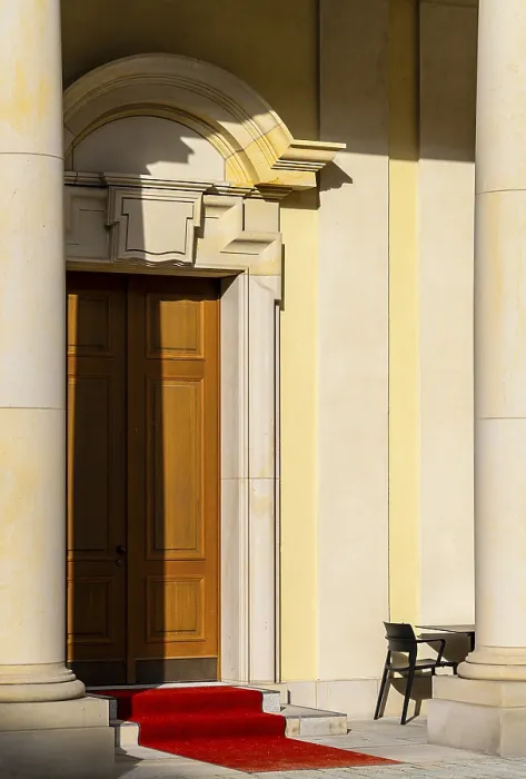 Framed Print : Red carpet at a side entrance of the Humboldt Forum