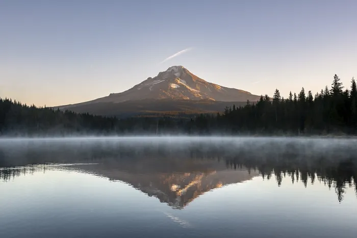 Framed Print : Reflection of Mt Hood volcano in Trillium Lake Framed Print : Reflection of Mt Hood volcano in Trillium Lake