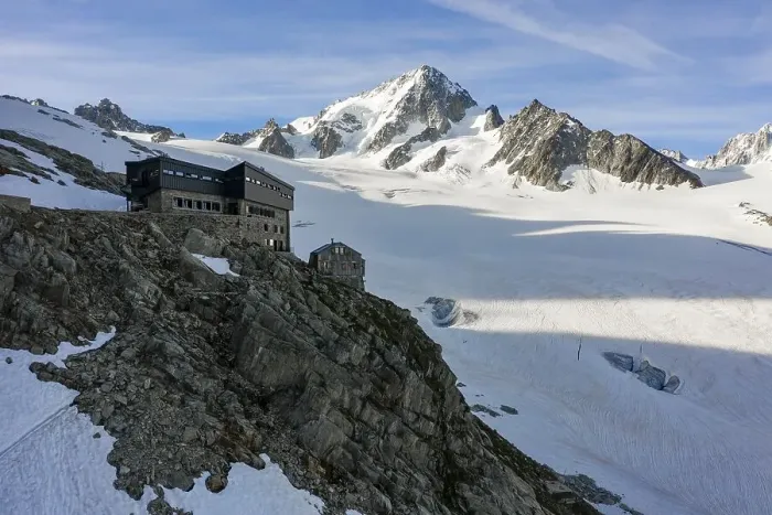 Framed Print : Refuge Refuge Albert 1er, Glacier du Tour Framed Print : Refuge Refuge Albert 1er, Glacier du Tour