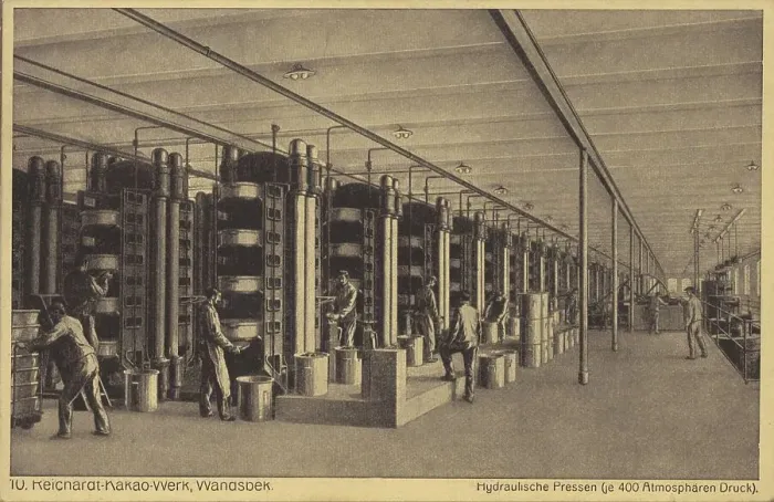 Framed Print : Reichardt Kakaowerk, Wandsbek, Hydraulic Presses