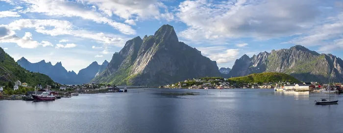 Framed Print : Reine, Reinefjord with mountains Framed Print : Reine, Reinefjord with mountains
