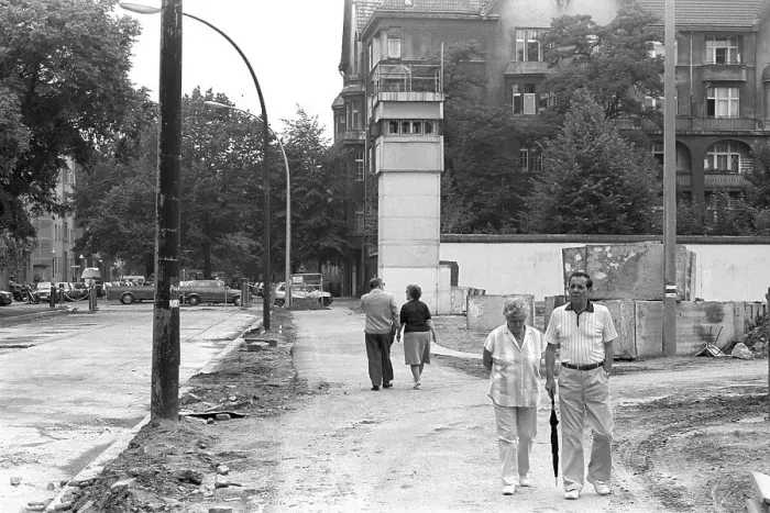 Framed Print : Remains of the Berlin Wall with a watchtower at the Heidelberger Strasse road Treptow and Neukoelln