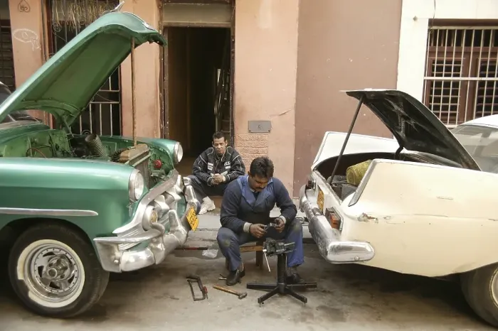 Framed Print : Repairing American vintage cars Framed Print : Repairing American vintage cars