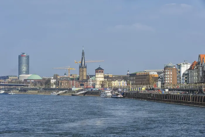 Framed Print : Rheinufer Altstadt Dusseldorf