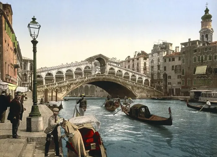 Framed Print : The Rialto Bridge, Venice, Italy Framed Print : The Rialto Bridge, Venice, Italy