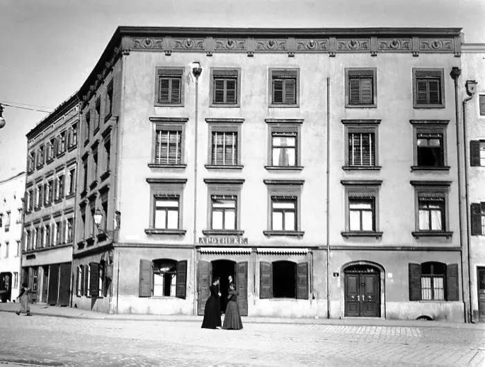 Framed Print : Rideresche Pharmacy, Ludwigsplatz Framed Print : Rideresche Pharmacy, Ludwigsplatz