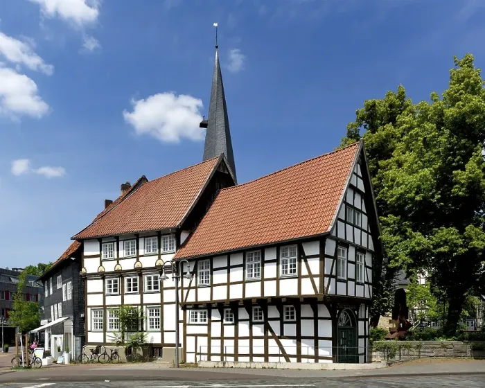 Framed Print : Ring-shaped development with historic half-timbered houses