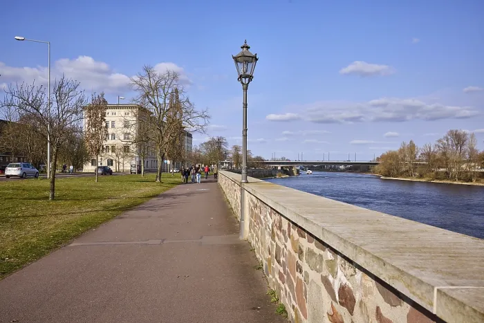 Framed Print : River Elbe, riverside promenade