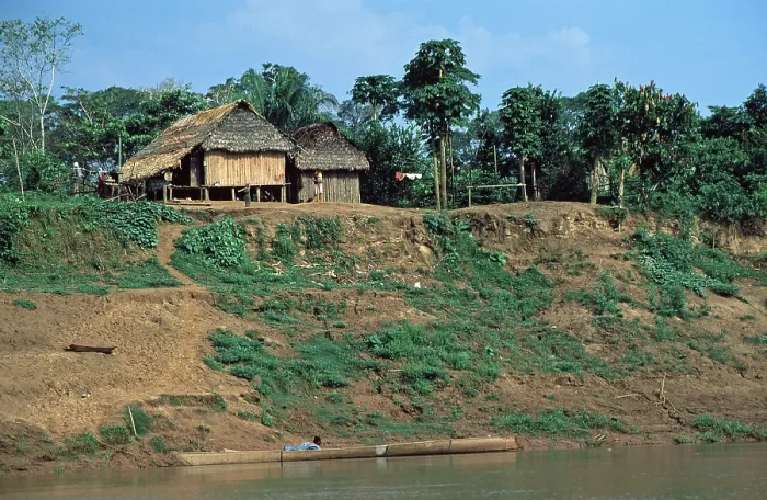 Framed Print : Riverfront house, Rio Tambopata