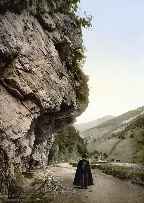 Framed Print : The road, near Passanaur, Groussie