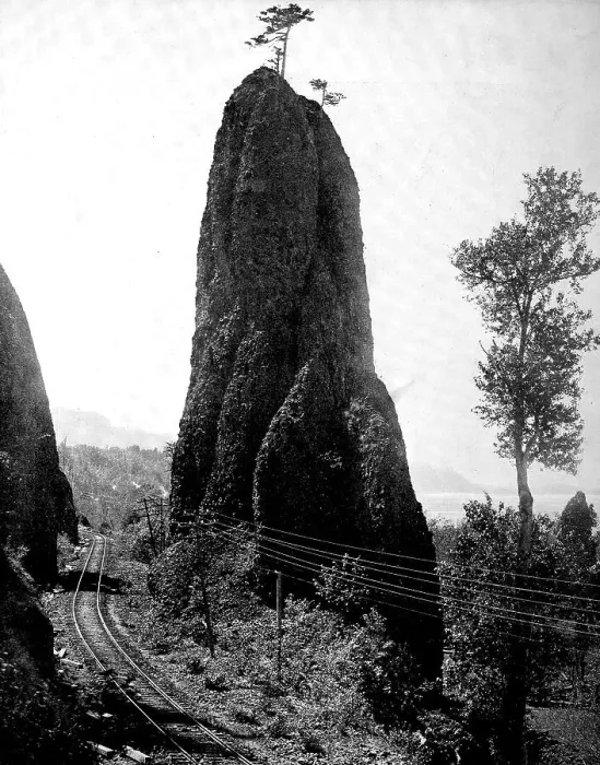 Framed Print : The Rock, Hercules Column on the Northern Pacific Railway line running along the Columbia River