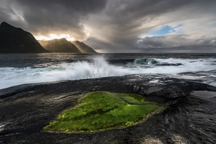 Framed Print : Rocky coast of Tungeneset, walking time pool